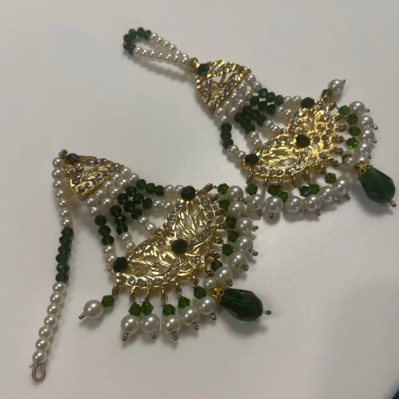 Eclectic Statement Kundan Style Indian Earrings Gold W/Green White Beads New - Picture 7 of 9